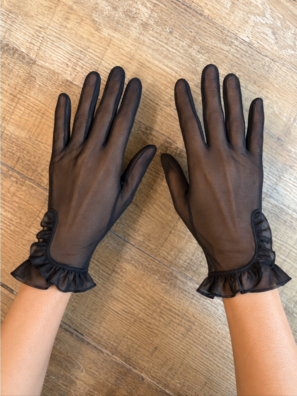 Vintage Fownes Sheer Nylon Black Ruffle Cuff Gloves. Womenโs 6/XS USA 50โs 60โs